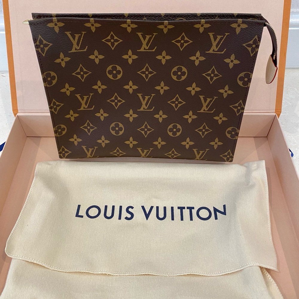 Louis Vuitton Toiletry 26 Pouch - NWT